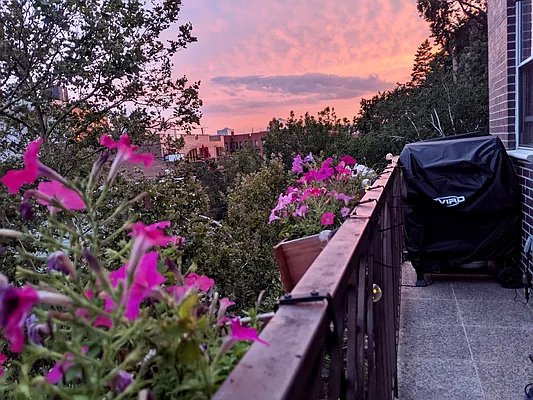 Sold by Amorelli Realty | media 42