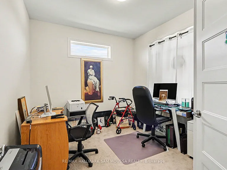 656 Bracewell St — Photo 24