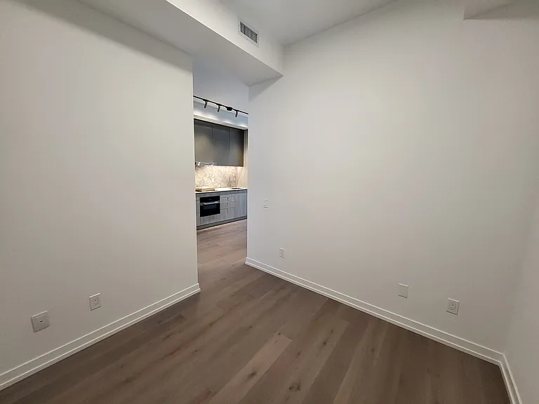 771 Yonge St — Photo 38