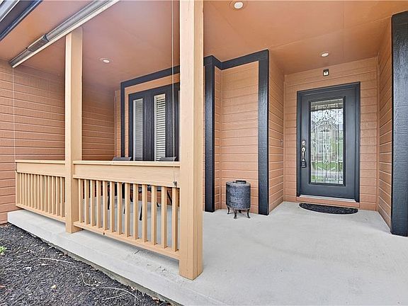 3rd image of 1128 Aspen Dr