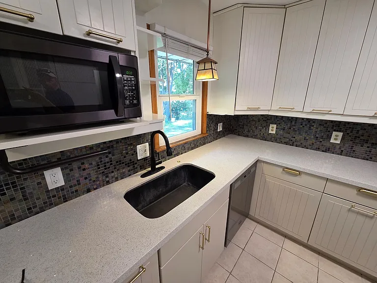 841 Lund Ave NE — Photo 6