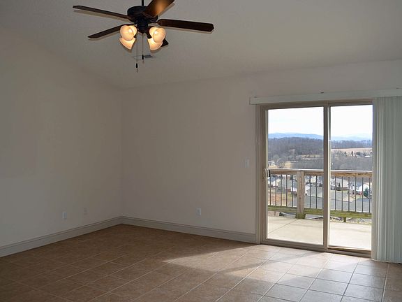 Extra-large bedroom