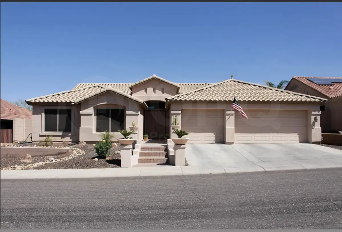 5 bed, 3.0 bath, 2970 sqft, $3,299 — Photo 1
