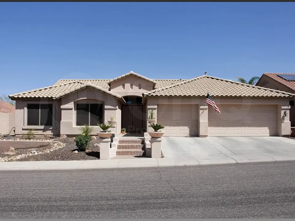 2018 W Morning Vista Ln
