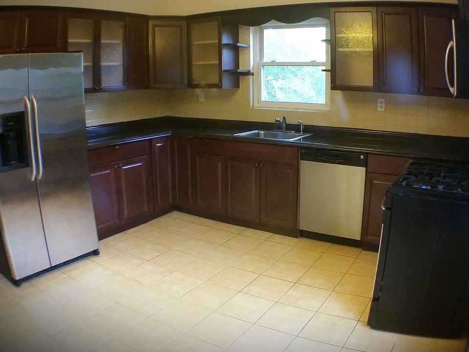 Eat in kitchen