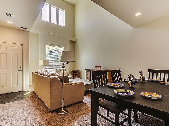5th image of 4146 N Thurston Ln