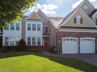 28 Aspen Ln, Tinton Falls, NJ 07724