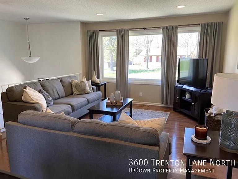 3600 Trenton Ln N — Photo 4