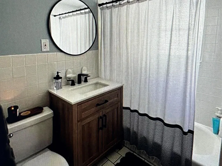 311 W Chester St — Photo 11