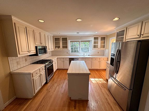 5th image of 3506 Lochnora Pkwy