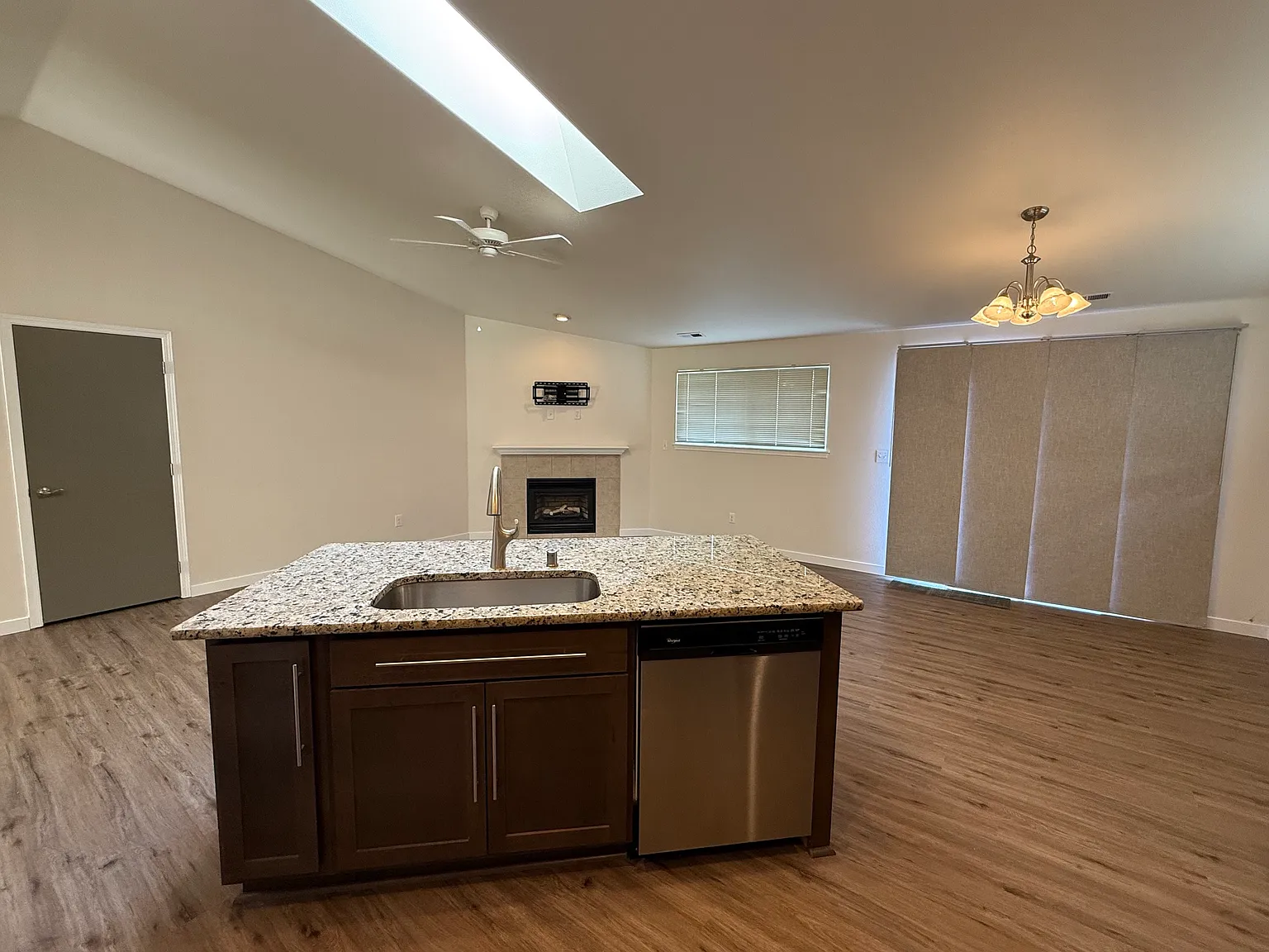 3 bed, 1260 sqft, $2,850 — Photo 4