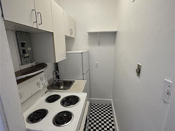 3rd image of 318 Cooper St #15