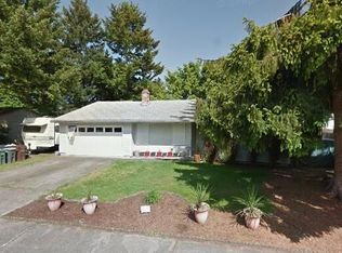 1952 NE 10th Ave, Hillsboro, OR