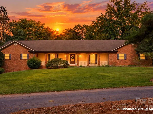 3121 Oakmont Rd, Statesville, NC 28625