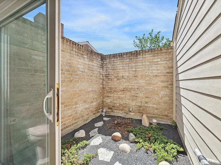 1311 Ambergate Dr — Photo 28