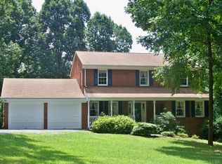 202 Hunting Ln, Goode, VA 24556
