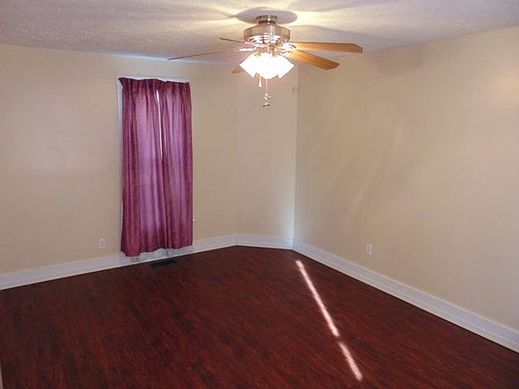 4th image of 470 Cherry St