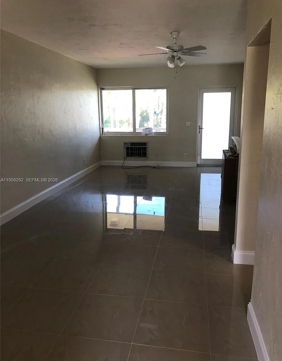 Pasadena Garden Apartment — Photo 1