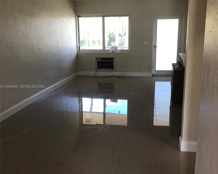 600 Layne Blvd #208