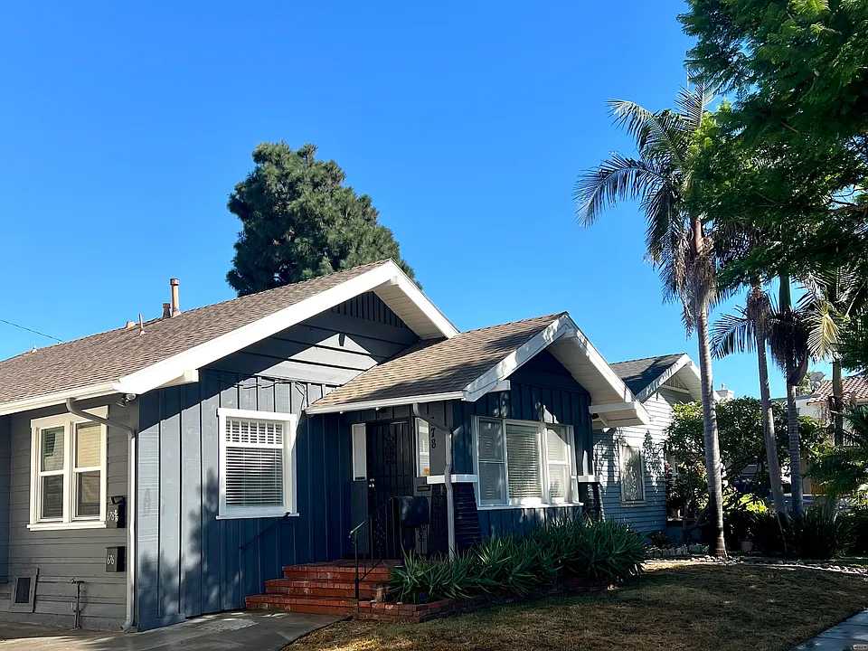 678 Coronado Ave