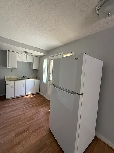 1495 State St Photo 1