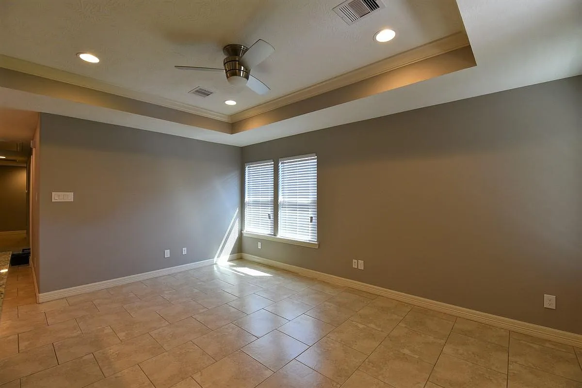 3 bed, 1130 sqft, $1,750 — Photo 3