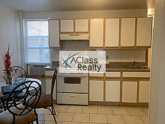 1st image of 3012 49th St APT 1
