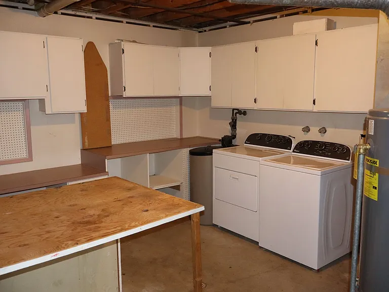 202 Arbour Dr — Photo 33