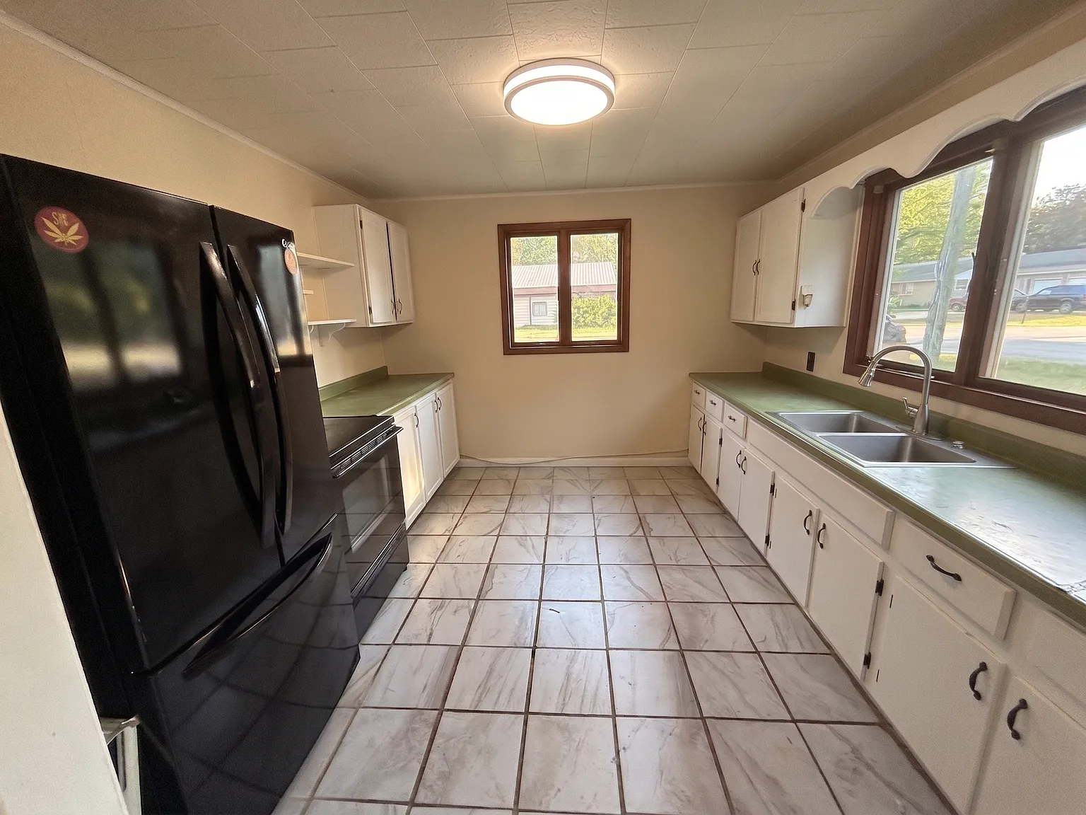 2 bed, 900 sqft, $1,200 — Photo 3