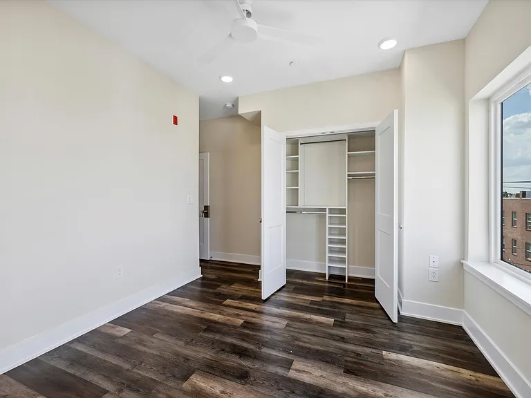 1804 W Berks St — Photo 34