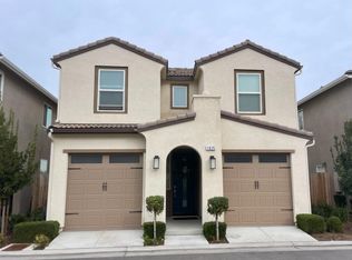 1925 Oak Ln, Clovis, CA 93611
