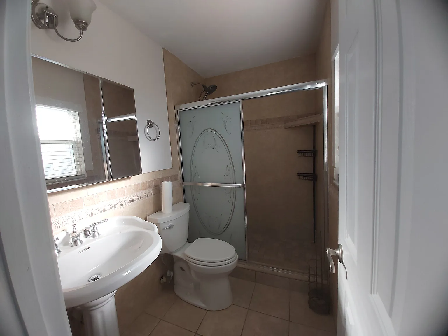 3 bed, 1445 sqft, $2,250 — Photo 2