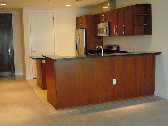 5th image of 4525 Dean Martin Dr Unit 611