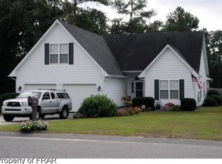 122 Winterfield Dr, Raeford, NC 28376