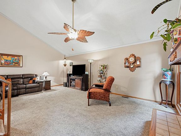 5th image of 10216 W May Ct