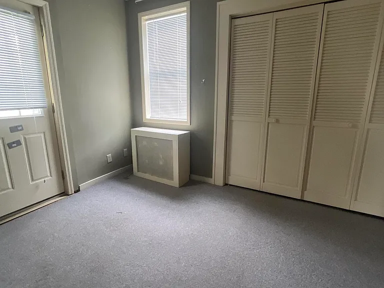 9 Berg Ave — Photo 12