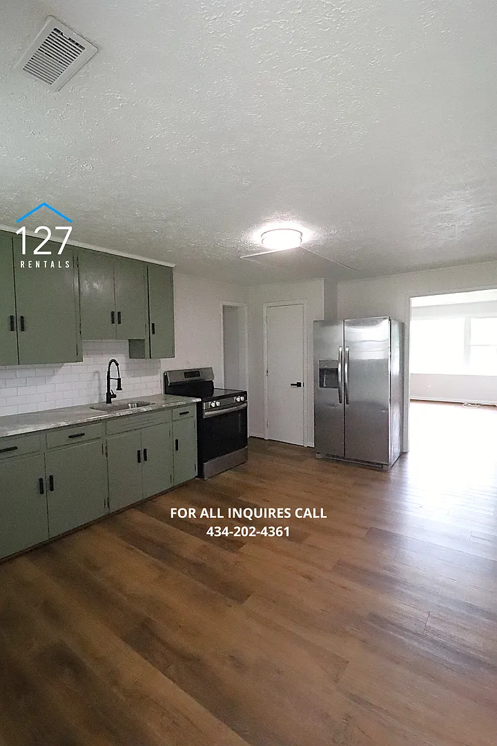 Fully Renovated 2-Bedroom Apartment in Convenient Location! — Photo 1
