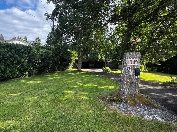 1719 Centennial Ave E, Comox, BC V9M 2G2
