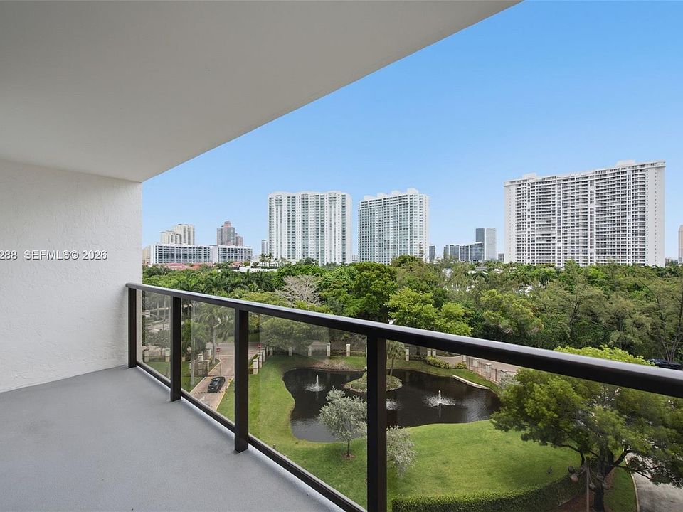 1st image of 18181 NE 31st Ct APT 807