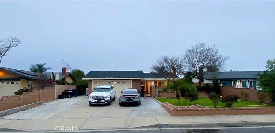 1st image of 2936 E Saint Andrews Dr