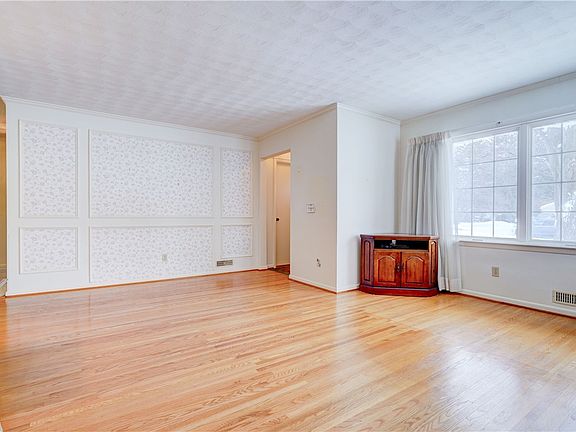 4th image of 7 Allwood Dr