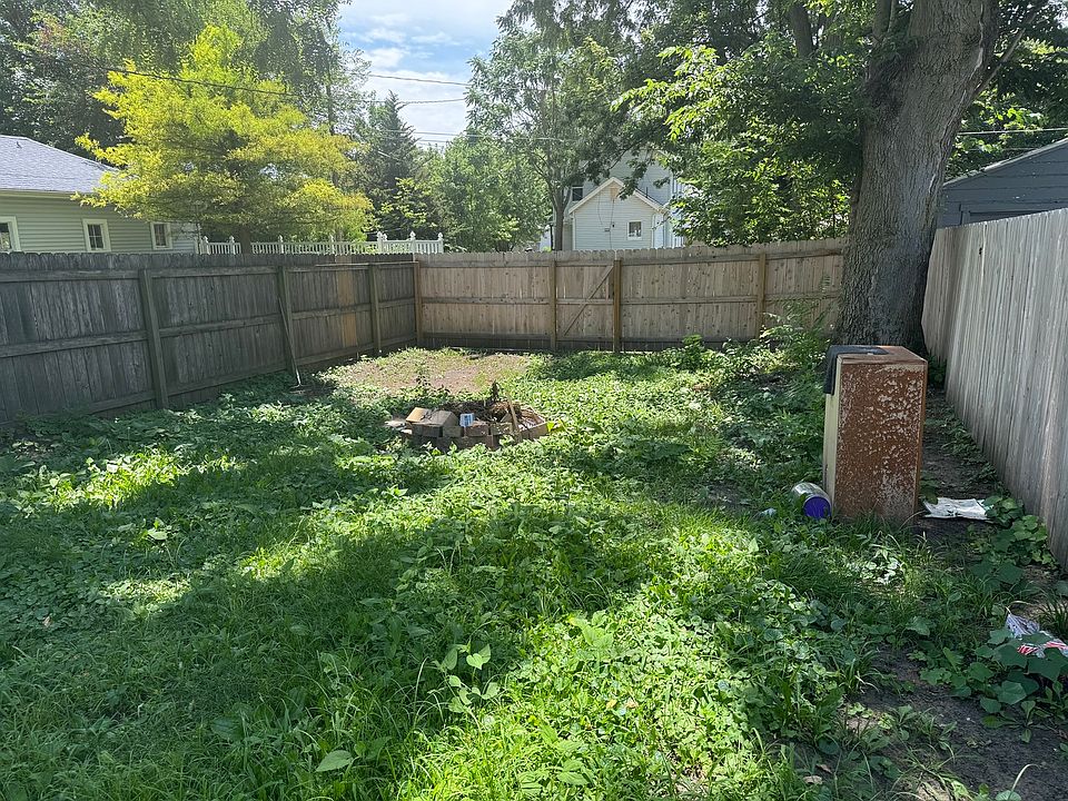 2nd image of 409 E Taylor St