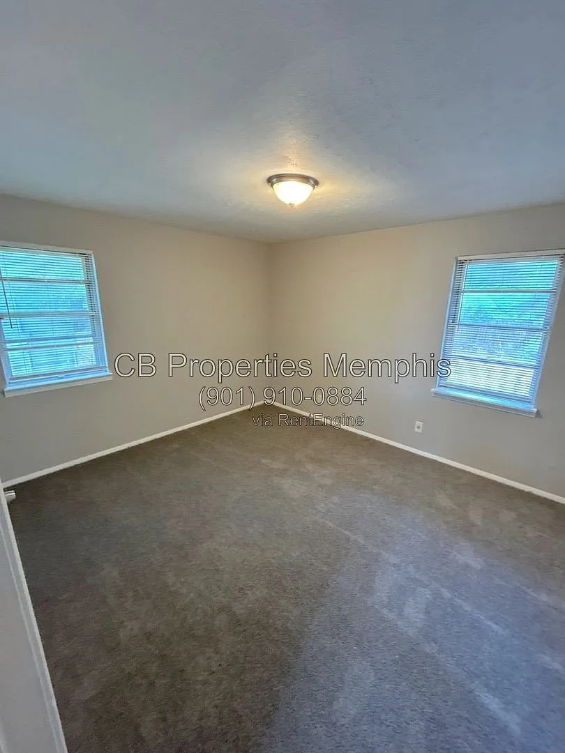 3 bed, 1.5 bath, 1265 sqft, $1,375 — Photo 3