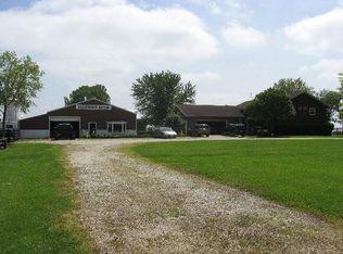15917 Kishwaukee Valley Rd, Woodstock, IL 60098