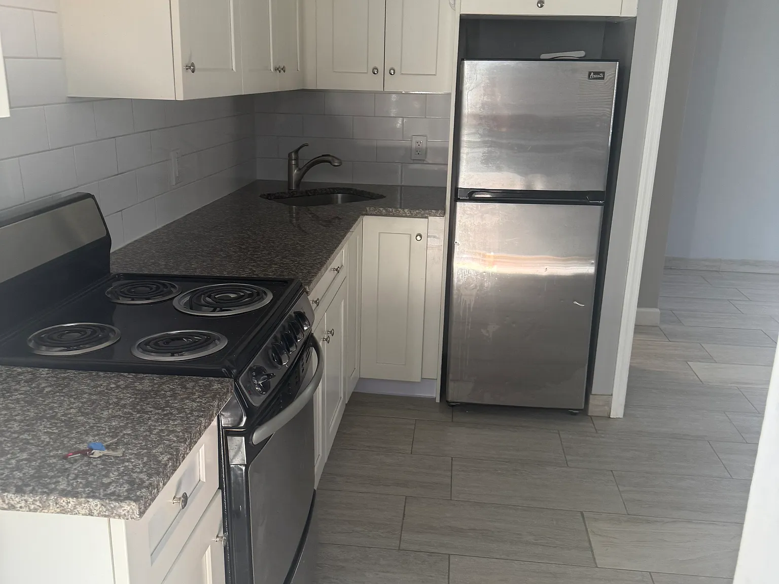 1 bed, 450 sqft, $1,650 — Photo 2