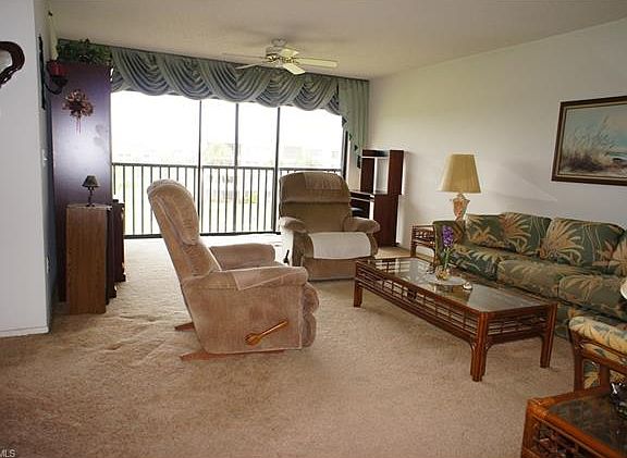 3rd image of 7406 Lake Breeze Dr APT 415
