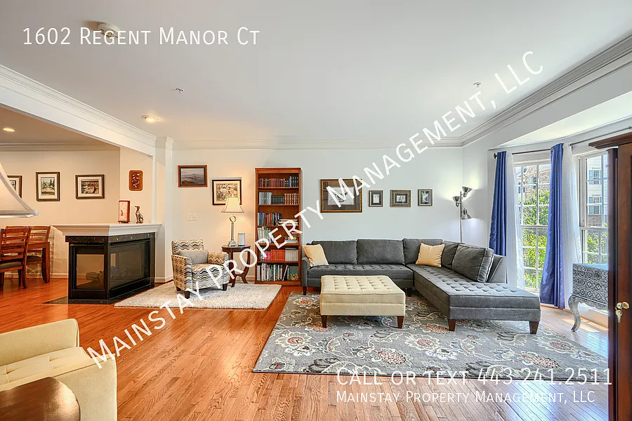 3 Bedroom Townhome W/ Garage & Deck! — Photo 3
