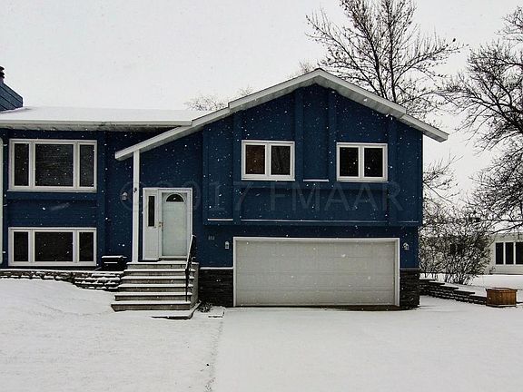 2nd image of 814 7th St E
