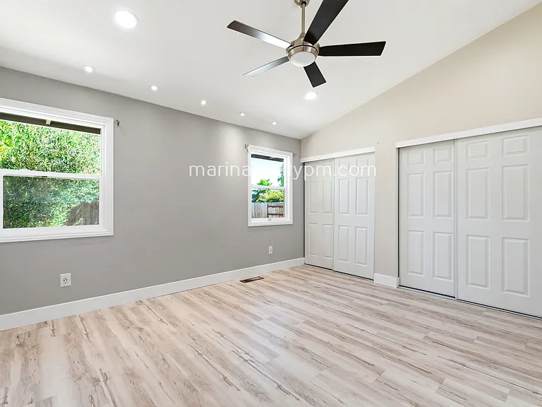 208 Buttercup Cir — Photo 56
