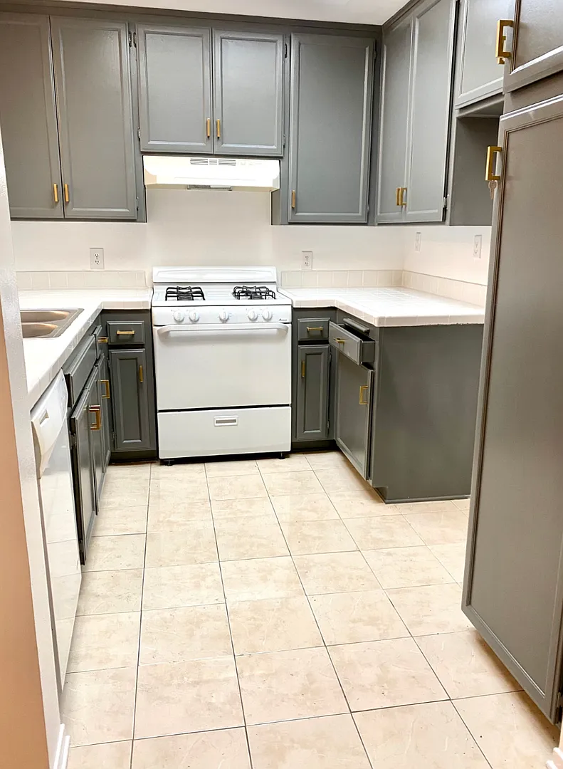 9919 Sepulveda Condominiums — Photo 1